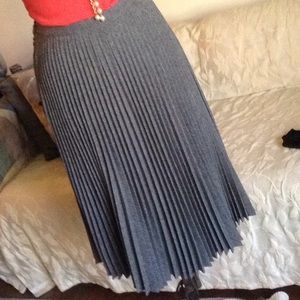 Grey heather pleated skirt